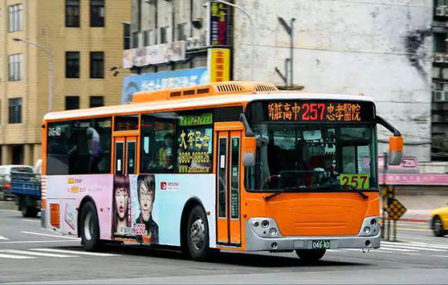 台灣巴士車身貼紙噴畫