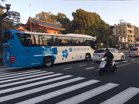 日本旅遊巴士車身貼紙噴畫廣告制作,車身貼紙噴畫